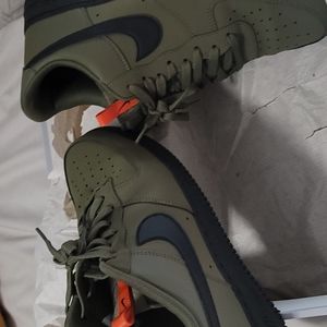 AF1